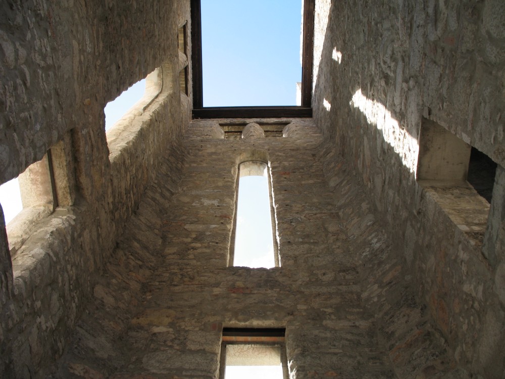 St. Boniface Cathedral: Look Up, Way Up